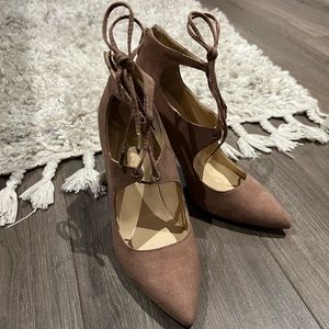 *NEVER WORN* Blush Pink Heels